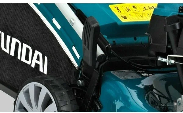 Бензиновая газонокосилка Hyundai L 4600S, 3.5 л.с., 46 см
